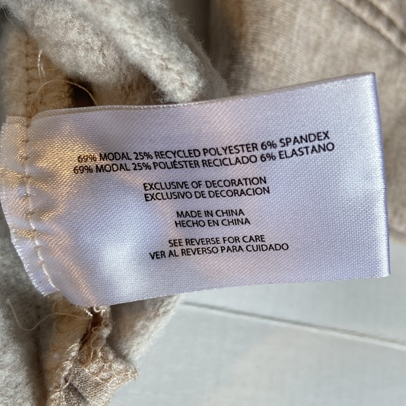 Orvis Sweatshirt with V-neck - Picture 6 of 6